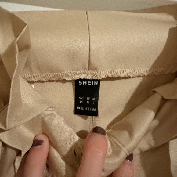 Shein cream colored paperbag pants - Picture 2 of 2